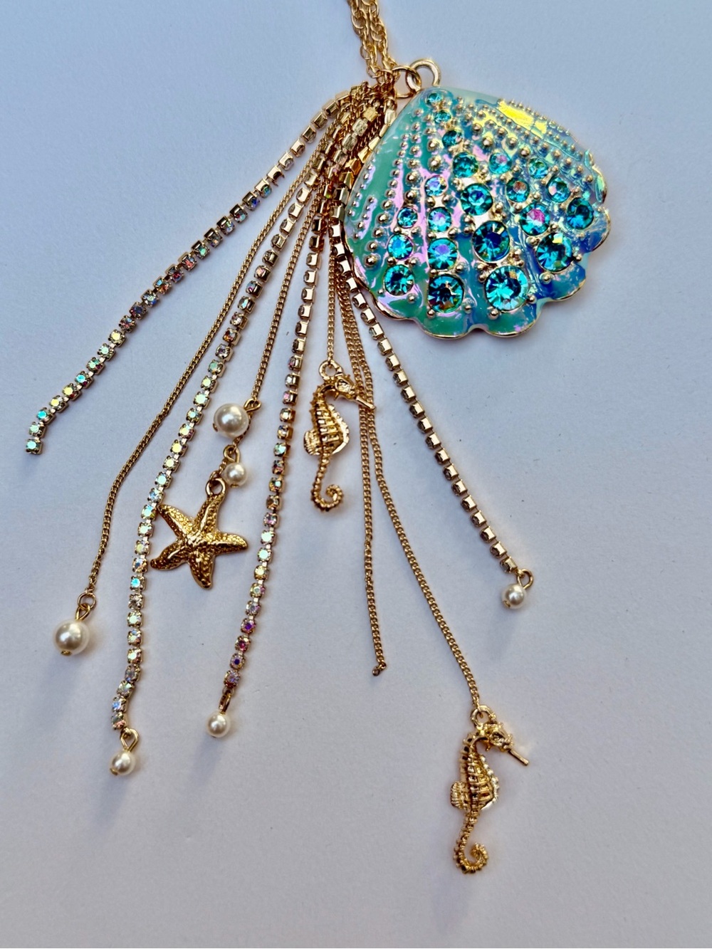 NWT Betsey Johnson Clamshell Necklace Pendant with Sea charm Tassel  Rhinestones